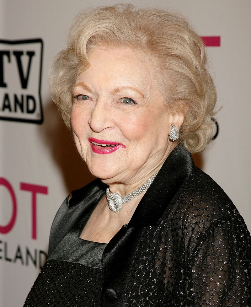 Betty White set to launch fashion line