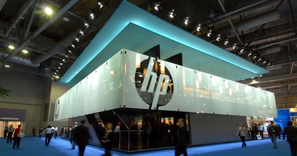 HP's sales fell 2.5% in the fourth quarter to $28.41 billion