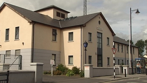 Gardaí at Tullamore are investigating the attempted shooting