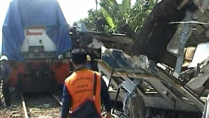 37 Dead In Indonesian Train Crash