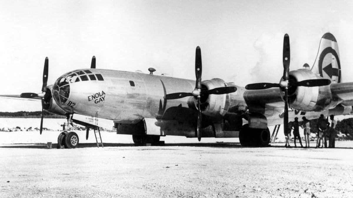 what happened to the enola gay plane