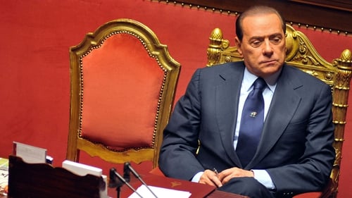 Silvio Berlusconi - Narrow majority in parliament