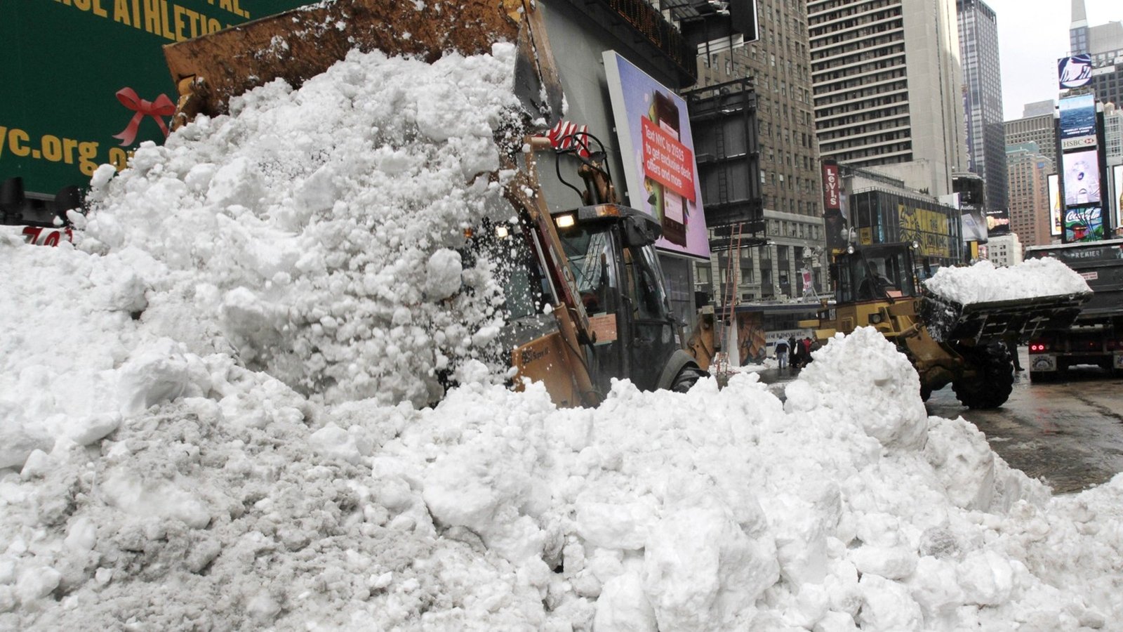 snow-storm-hits-central-united-states