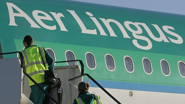 Aer Lingus - Has hired aircraft and crew