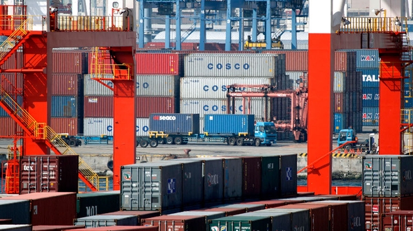 US trade deficit jumped 43.1% to $51.4 billion in March, the largest since October 2008