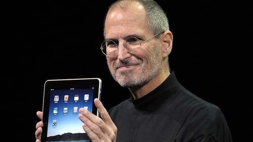 First fiscal quarter since death of iconic founder Steve Jobs