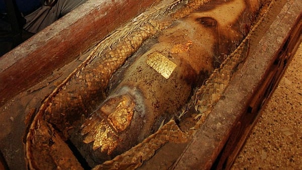 ancient male mummies had one gold earring