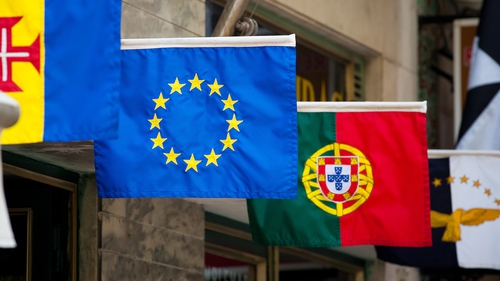 Portugal political crisis hits euro zone sentiment