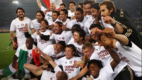 Uden for Modish græs AC Milan secure Serie A title in Rome