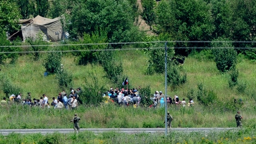 Turkey - Refugees cross the border