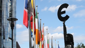 Economic output from the euro zone fell 0.6% in the fourth quarter of 2012