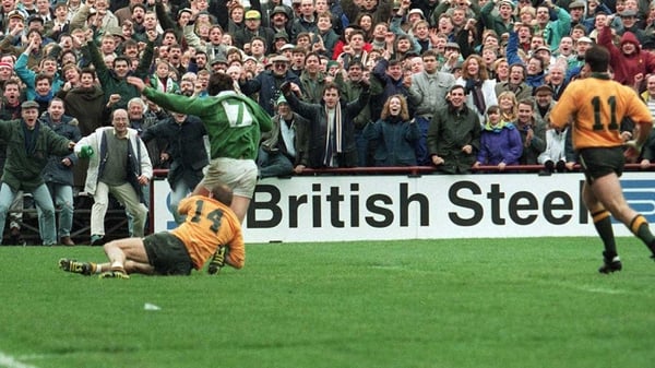 Gordon Hamilton scores for Ireland against Australia in the 1991 World Cup quarter-final