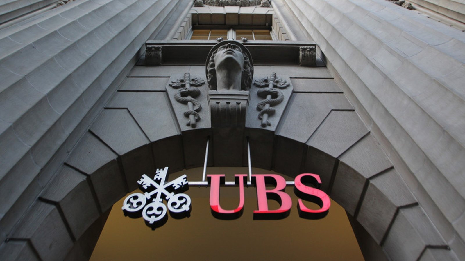 Rogue trader costs UBS €1.45bn