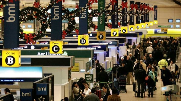 Heathrow handled a total of 471,341 flights in 2012