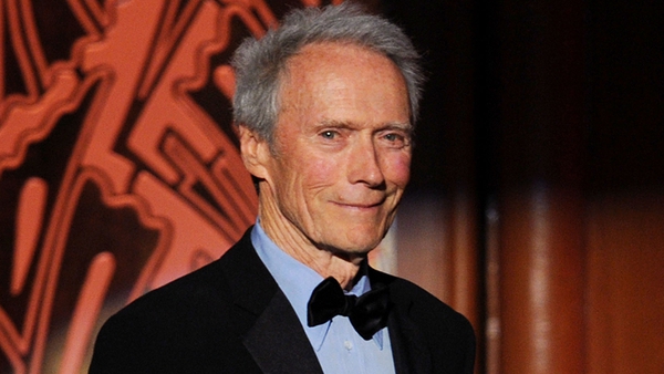 Eastwood's estranged wife defends him on Twitter