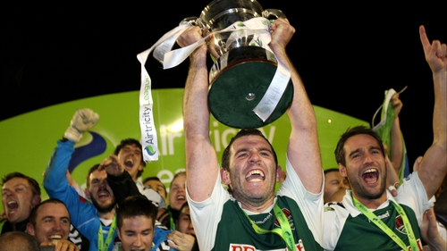 Cork City champions - Greg O'Halloran hoists the First Division trophy as Tommy Dunne's side make a welcome return to the top tier