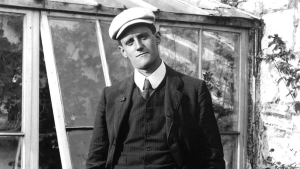 Author (and style icon) James Joyce pictured in Dublin in 1904