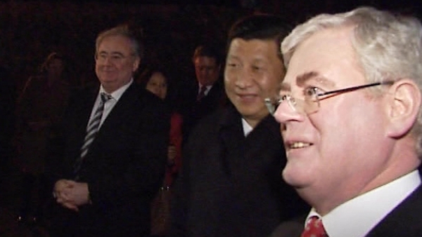 Xi Jinping attends a banquet at Bunratty Castle
