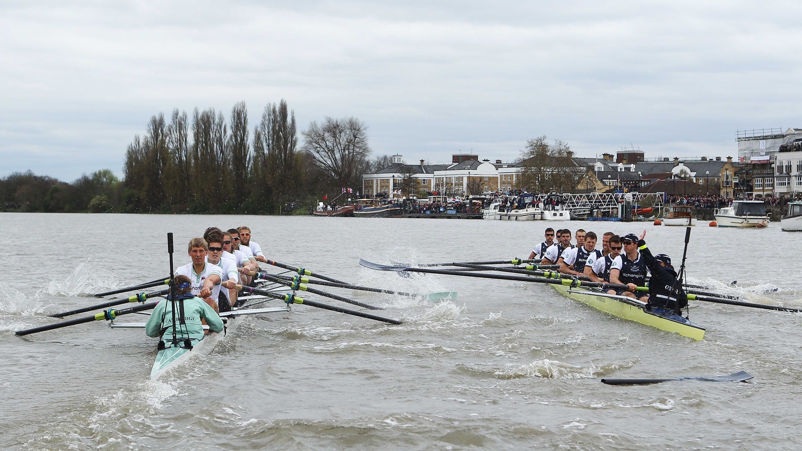 Cambridge win The 158th Boat Race