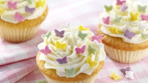 A lovely little sweet treat perfect for a children's party or a Valentine's Day celebration.
