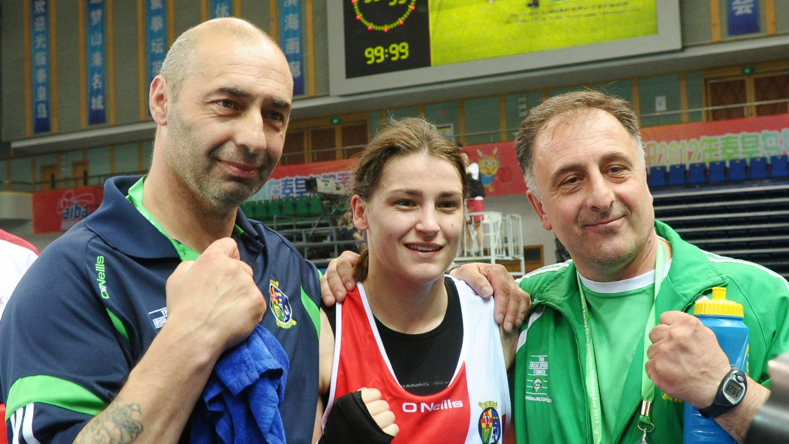 Katie Taylor books place in world boxing final