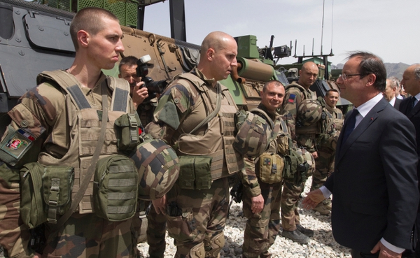 Francois Hollande meets French troops in Afghanistan