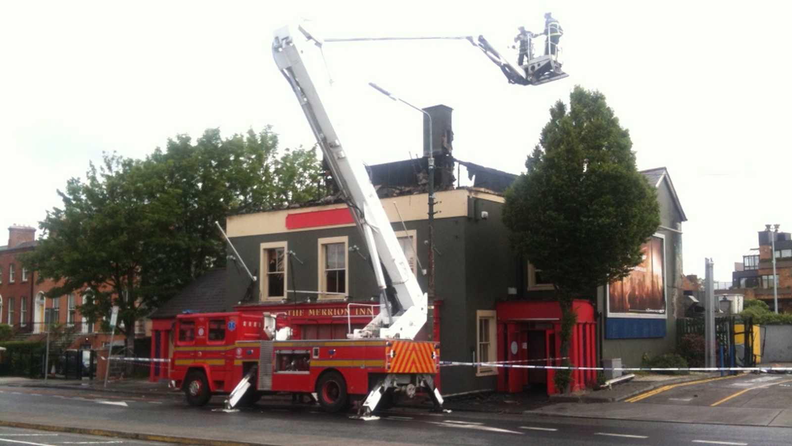 Fire causes extensive damage to Dublin pub