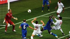 Mario Balotelli couldn't quite get on the end of Andrea Pirlo's header