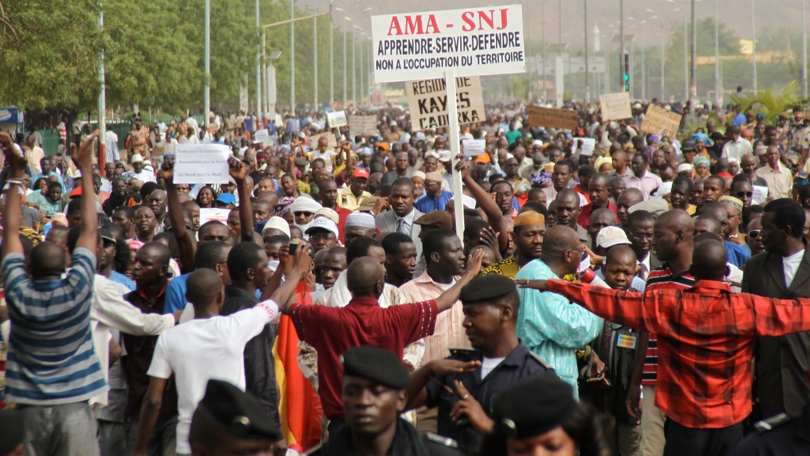 At least 20 people killed in Mali gun battle