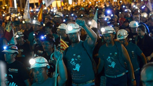 Hundreds of miners marched through Madrid overnight