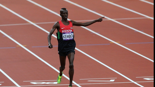Ezekiel Kemboi crosses the finish line