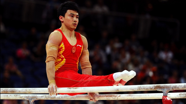 Feng Zhe produced a number of impressive somersaults