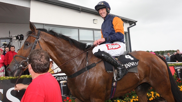 Rebel Fitz proved a popular winner of the Galway Hurdle in 2012