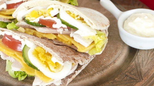 Cob Salad Pitta Pockets