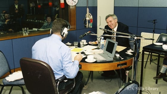 Joe Duffy interviews Bertie Ahern in RTÉ radio studio (1994) 
© RTÉ Stills Library 2295/069