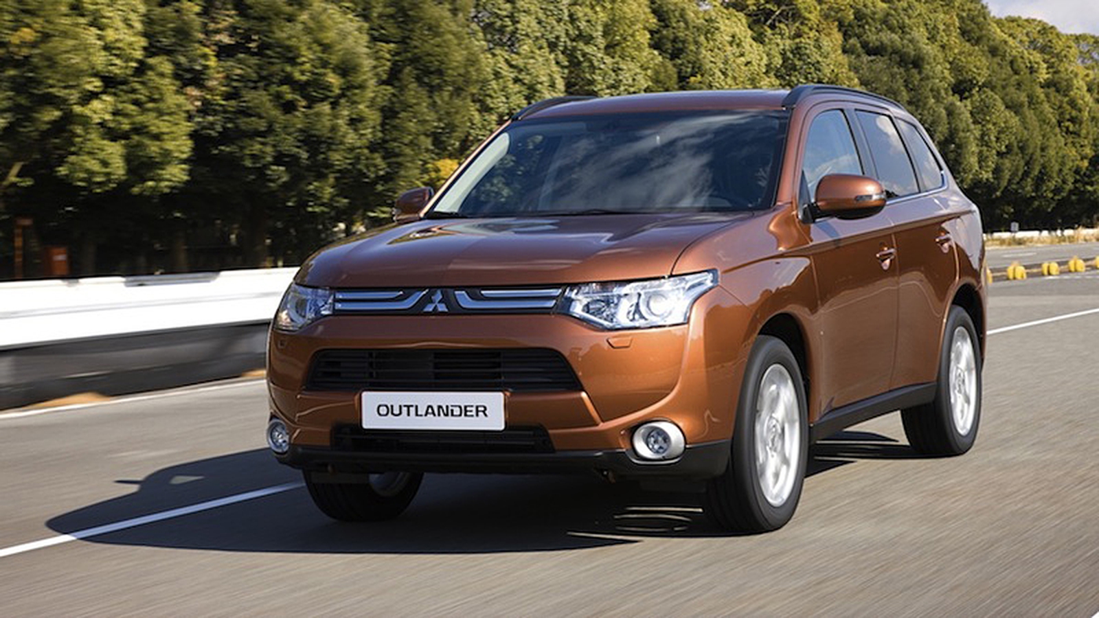 Mitsubishi Outlander 2012. Mitsubishi Outlander 2013. Mitsubishi Outlander III 2012. Митсубиши Аутлендер 2012.