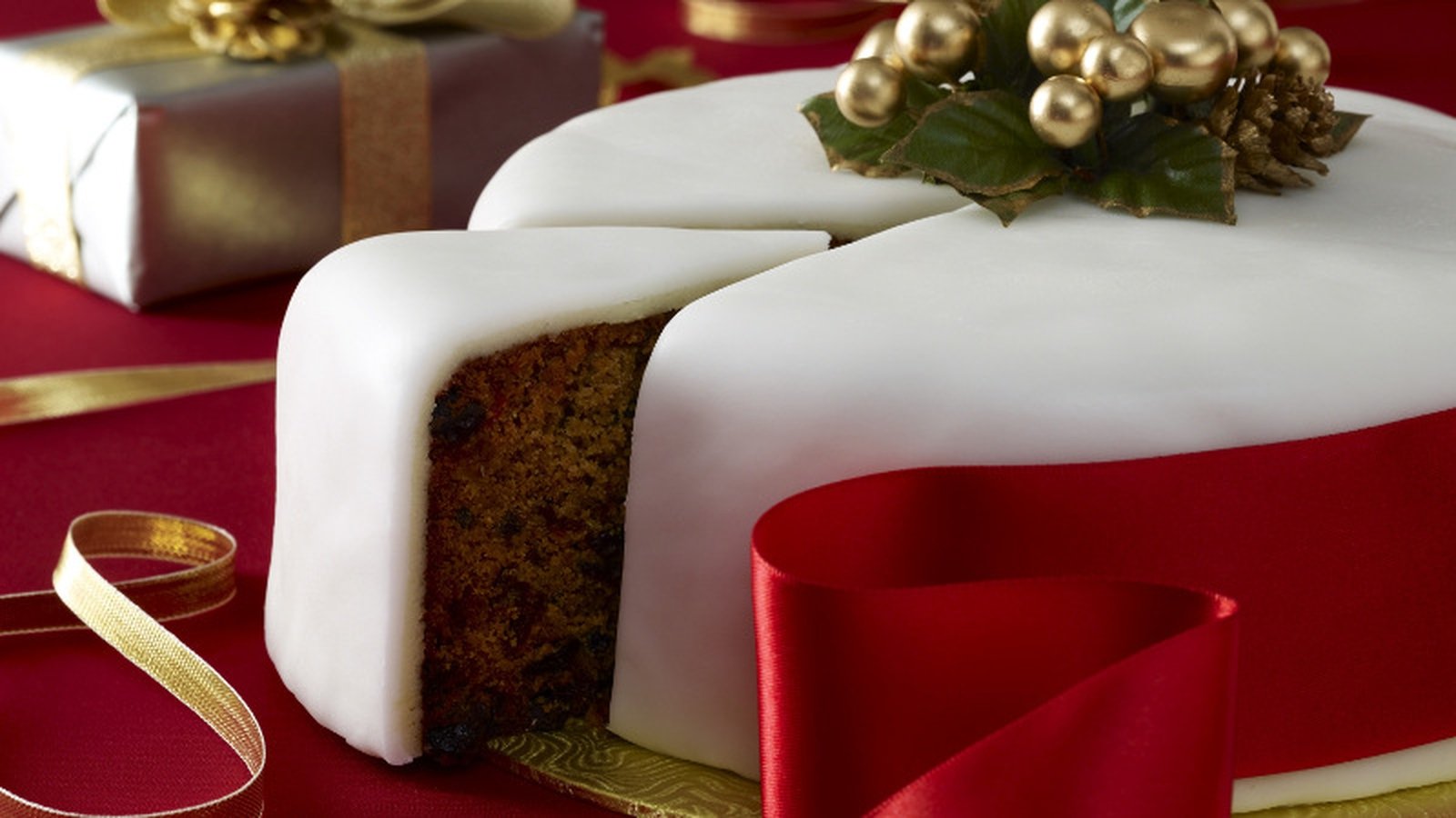 3 Easy Christmas Cakes | Christmas cakes easy, Christmas cake designs, Christmas  cake