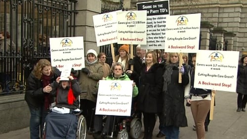 Carers protested outside the Dáil this morning