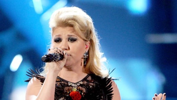Kelly Clarkson has confirmed that she's not pregnant