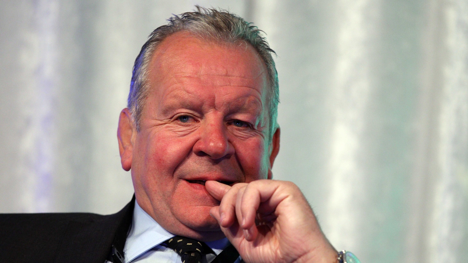 Bill Beaumont elected chairman of World Rugby