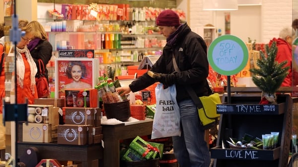 Irish consumers expect to spend on average €600 this festive season
