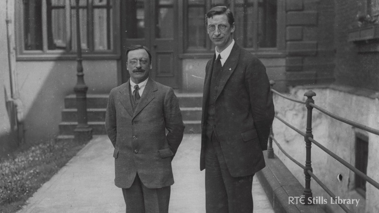 Image - Arthur Griffith and De Valera. Griffith and Michael Collins backed Dev's comments