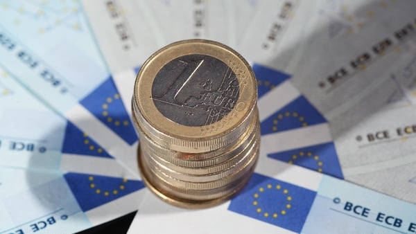 Euro zone consumer prices fall by 0.6% this month
