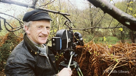 Eamon de Buitléar filming in County Wicklow for the series 'The World About Us' in May 1983.