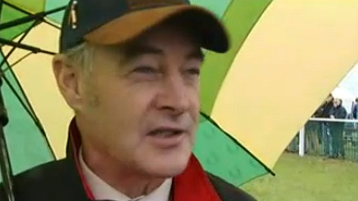 Des Scahill, Racing Commentator, at Laytown Beach, 2008