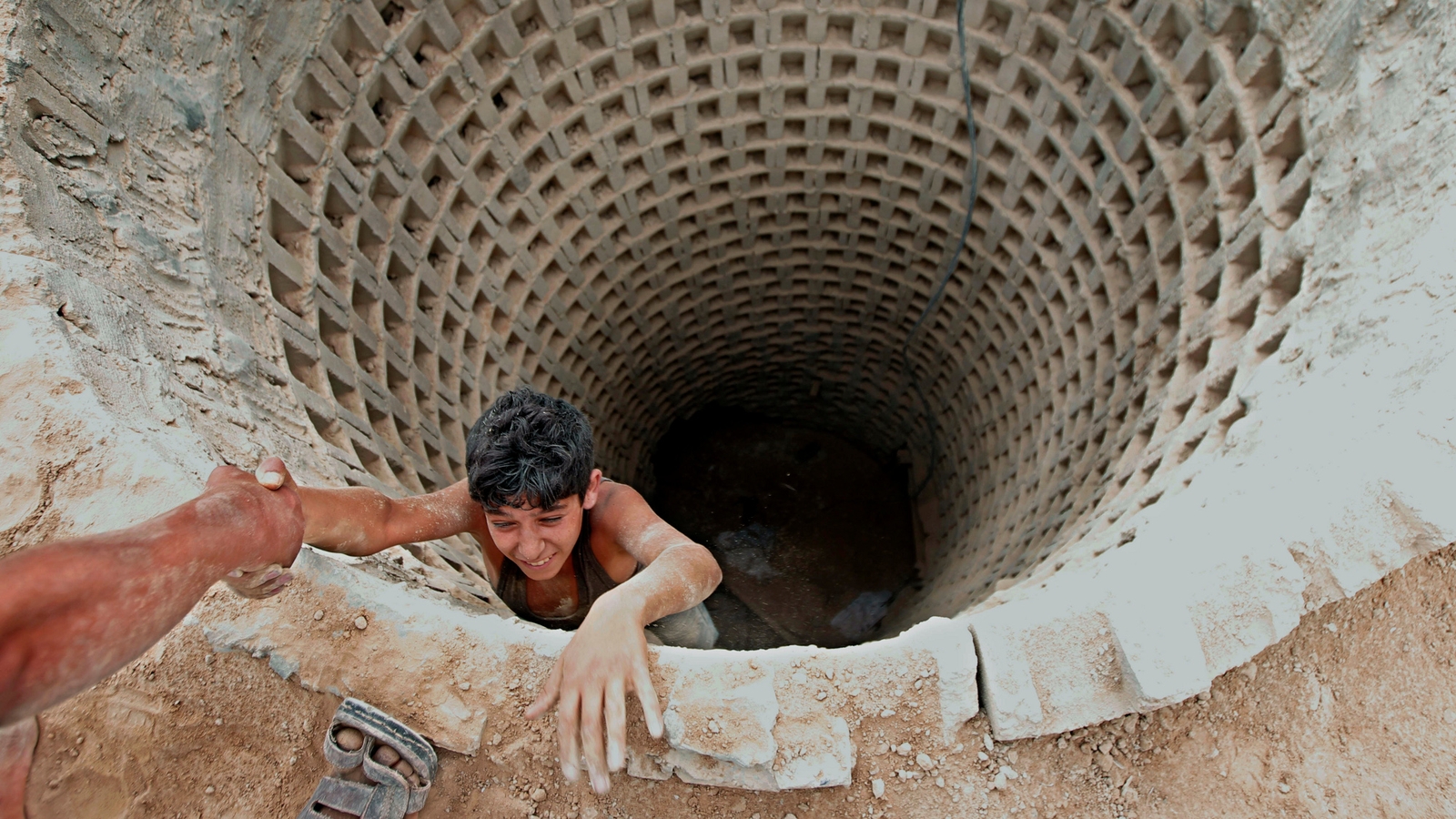Egypt floods Gaza tunnels cutting vital lifeline