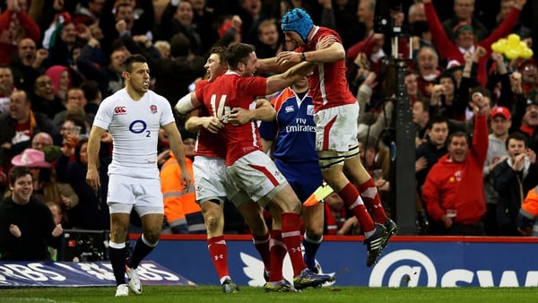 Wales easily beat England to clinch the 2013 Six Nations title