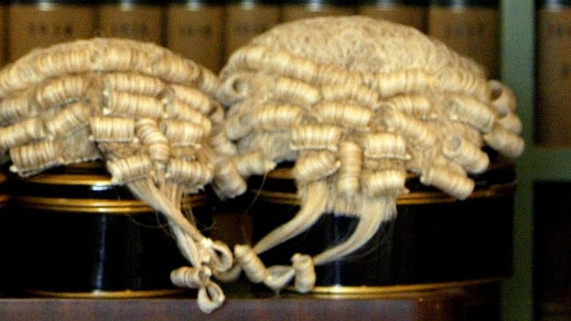 Cormac Ó Dúlacháin - Abhcóide Sinsearach.