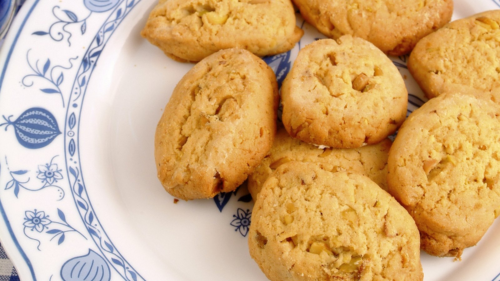 Crunchy Pistachio Biscuits