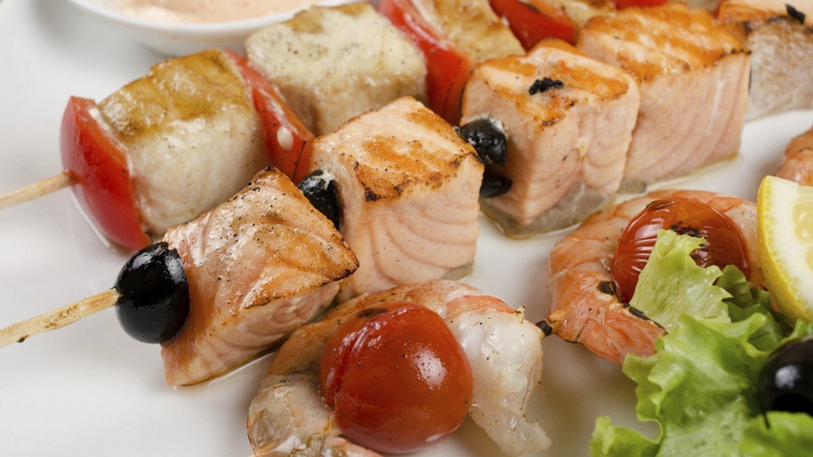 Fish Kebabs with salmon, prawn and cod